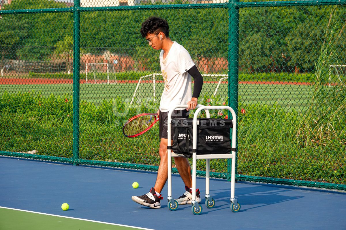 TP-002 Professional Portable Ball Cart 2 tennis ball basket in use