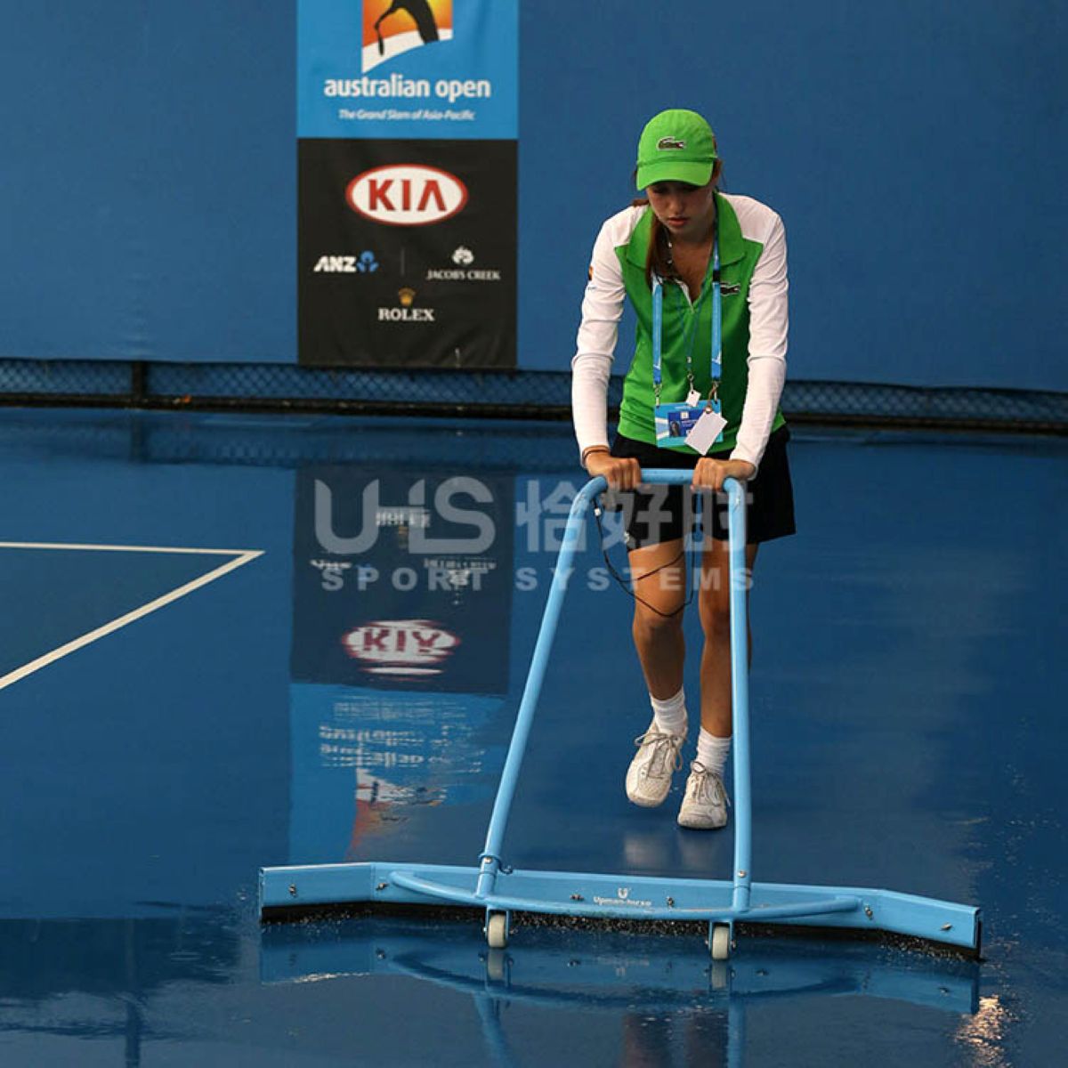 TP-033 Tennis Court Squeegee 1 tennis court squeegee remove water in australia open