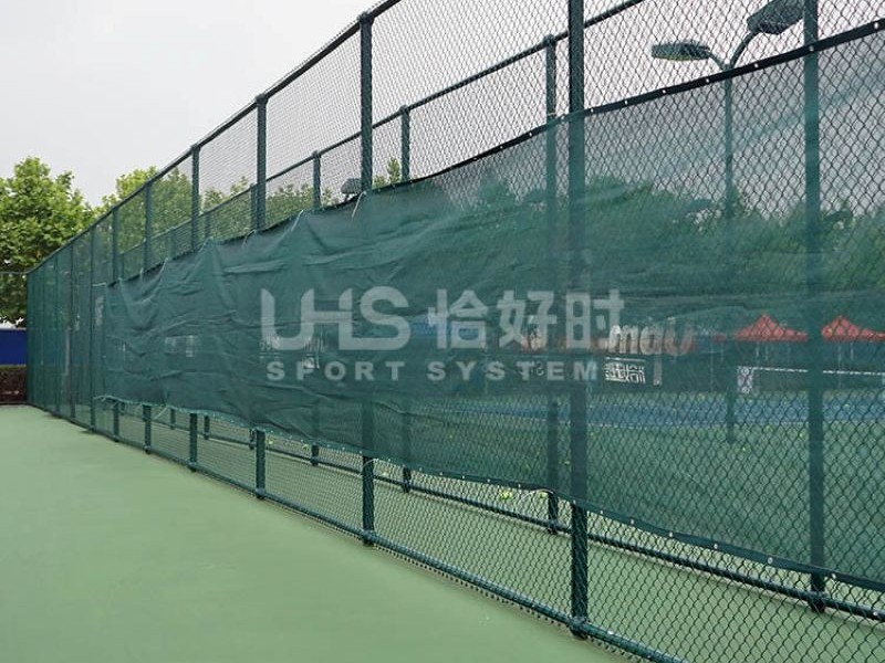 windscreens for tennis courts installation photo