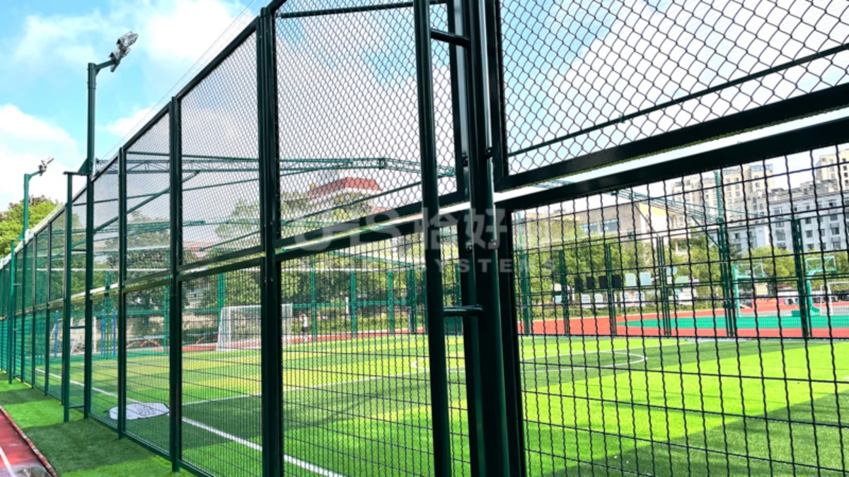 galvanized fence wire mesh for soccer court side view