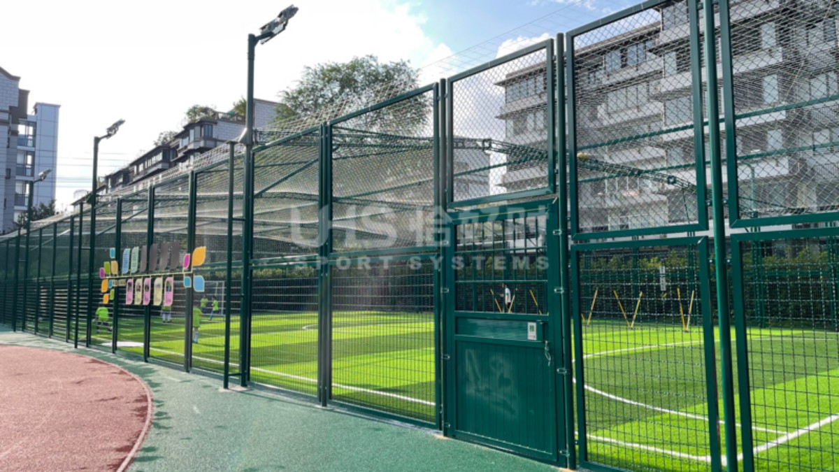 galvanized fence wire mesh for soccer court