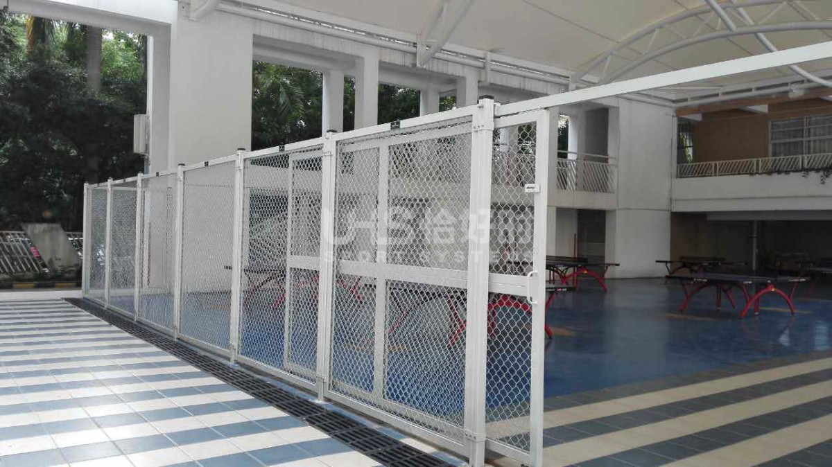 white color aluminum tennis court fence in Shenzhen
